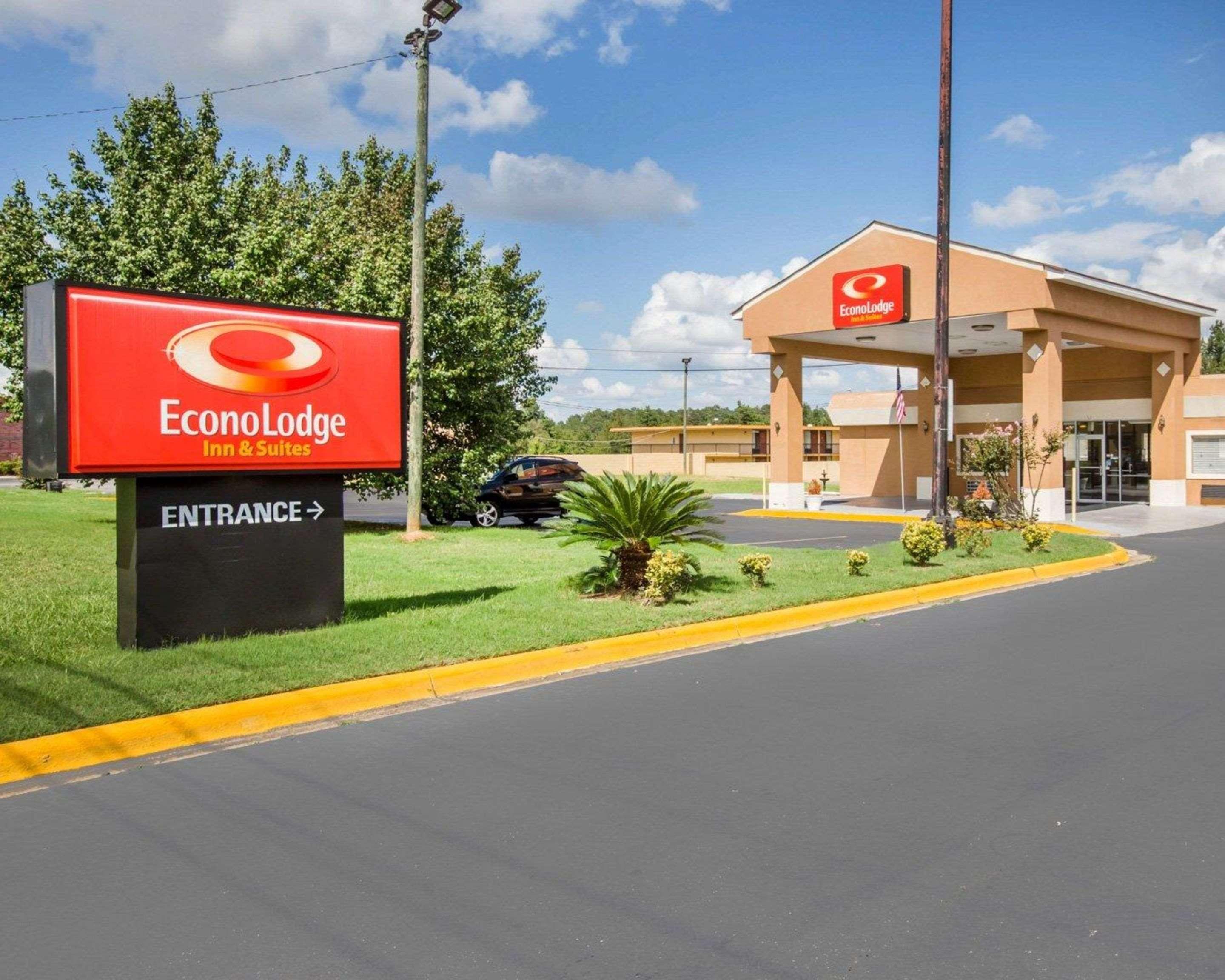 Econo Lodge Inn & Suites Macon Exterior photo