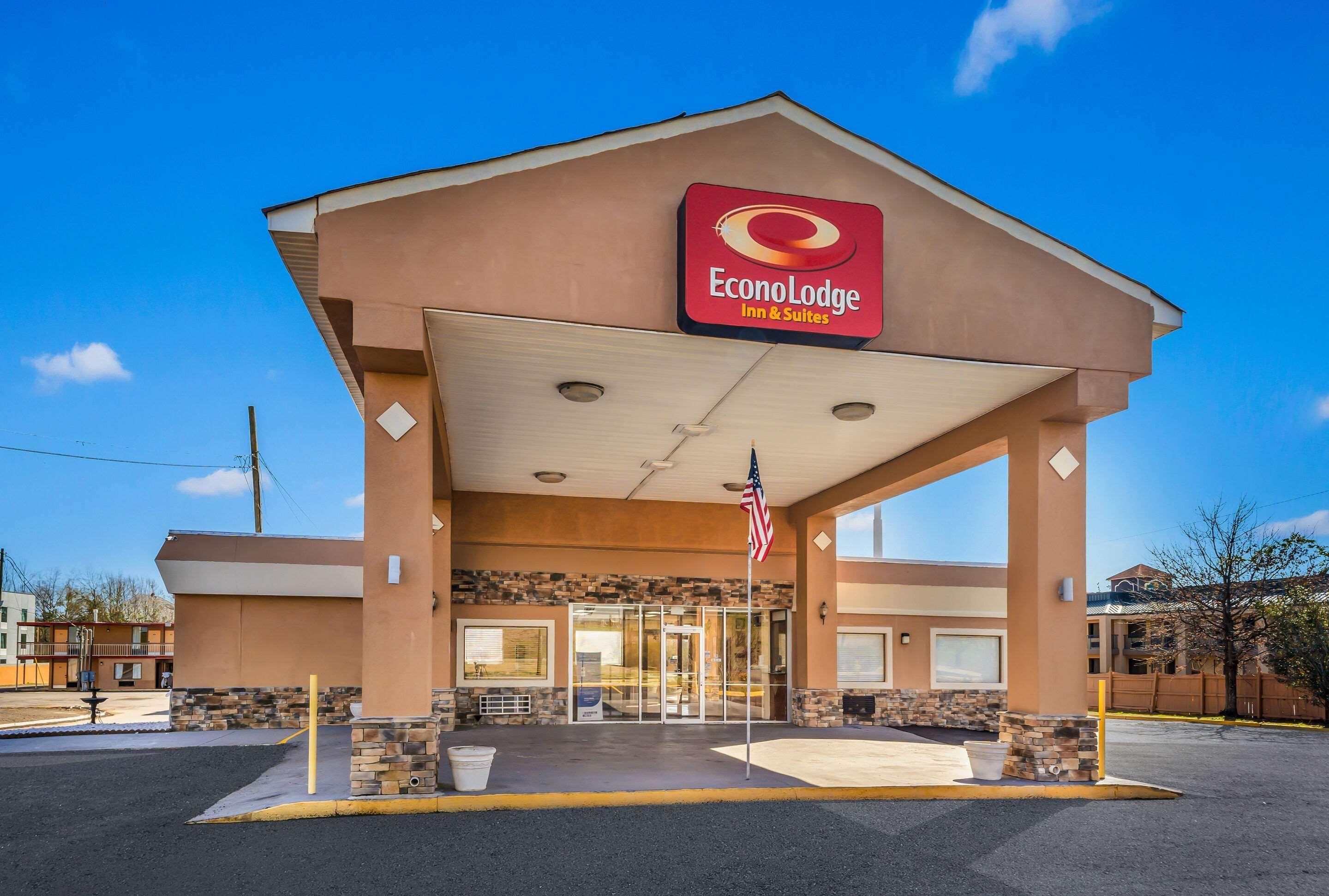 Econo Lodge Inn & Suites Macon Exterior photo